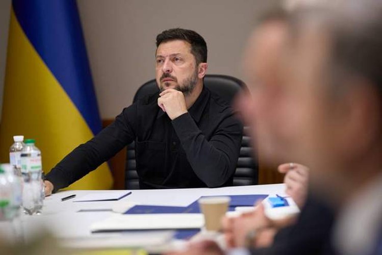 Зеленський ухвалив рішення про регулярний формат Ставки з виробниками зброї та корпусами
