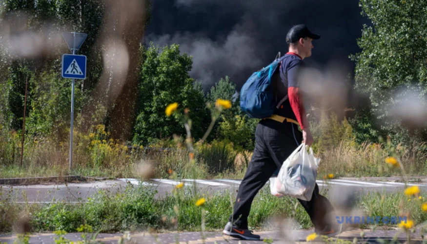 Масштабна пожежа після влучання дрона на підприємстві у селі Мила Бучанського району Київської області