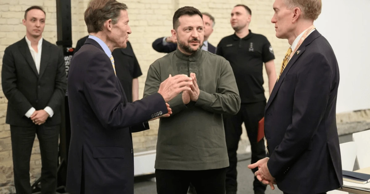 Володимир Зеленський під час зустрічі з американськими сенаторами 23 серпня